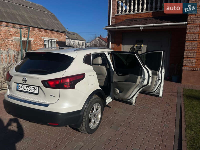 Внедорожник / Кроссовер Nissan Rogue Sport 2017 в Хмельницком