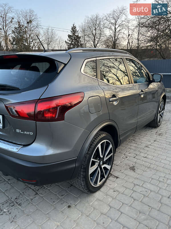 Внедорожник / Кроссовер Nissan Rogue Sport 2018 в Ивано-Франковске