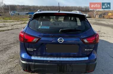 Внедорожник / Кроссовер Nissan Rogue Sport 2018 в 