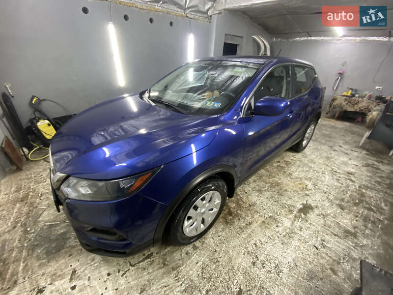 Внедорожник / Кроссовер Nissan Rogue Sport 2020 в Ивано-Франковске