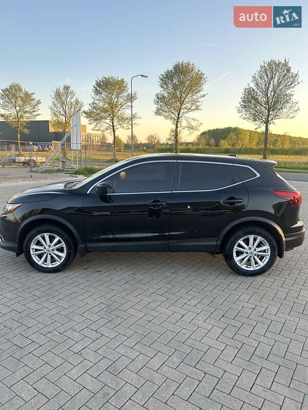 Внедорожник / Кроссовер Nissan Rogue Sport 2018 в Львове