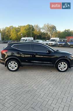 Позашляховик / Кросовер Nissan Rogue Sport 2018 в 