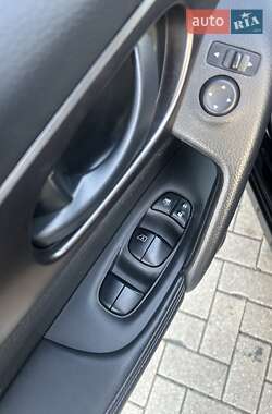 Позашляховик / Кросовер Nissan Rogue Sport 2018 в 