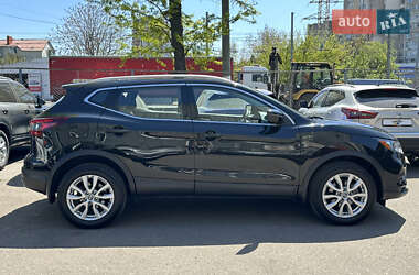 Позашляховик / Кросовер Nissan Rogue Sport 2020 в 