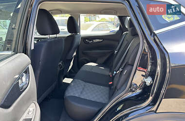 Позашляховик / Кросовер Nissan Rogue Sport 2020 в 