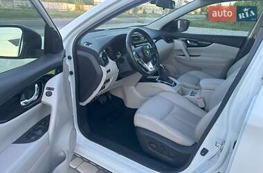 Позашляховик / Кросовер Nissan Rogue Sport 2022 в 