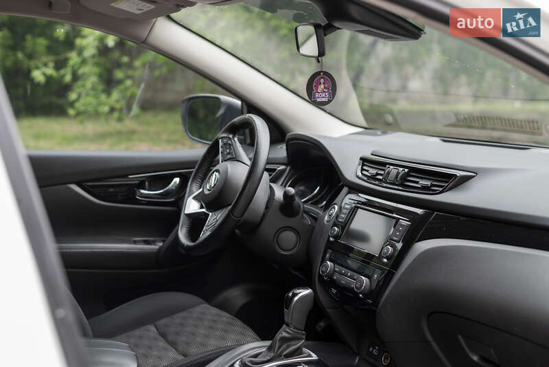 Внедорожник / Кроссовер Nissan Rogue Sport 2022 в Ровно
