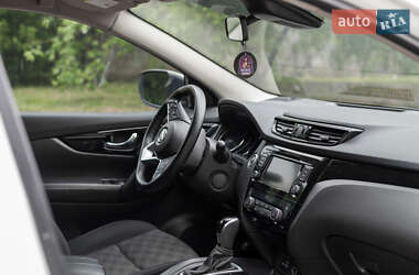 Позашляховик / Кросовер Nissan Rogue Sport 2022 в 