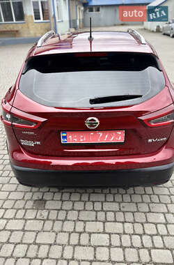 Позашляховик / Кросовер Nissan Rogue Sport 2021 в 