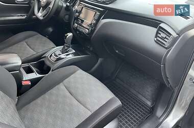 Позашляховик / Кросовер Nissan Rogue Sport 2020 в 