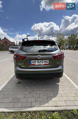 Позашляховик / Кросовер Nissan Rogue Sport 2022 в 