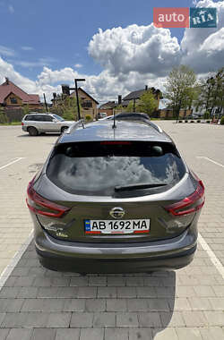Позашляховик / Кросовер Nissan Rogue Sport 2022 в 