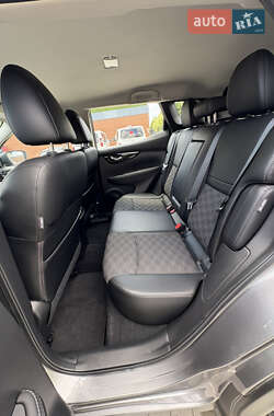 Позашляховик / Кросовер Nissan Rogue Sport 2022 в 
