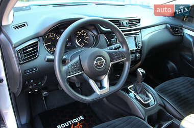 Позашляховик / Кросовер Nissan Rogue Sport 2021 в 