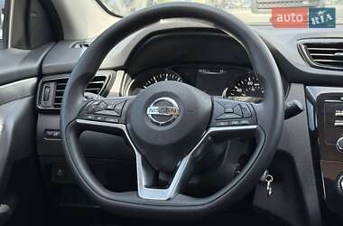 Позашляховик / Кросовер Nissan Rogue Sport 2018 в 