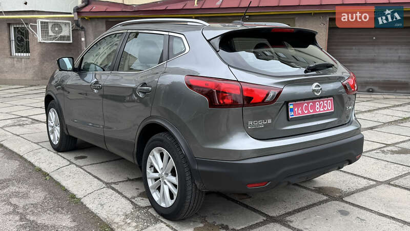 Внедорожник / Кроссовер Nissan Rogue Sport 2017 в Львове