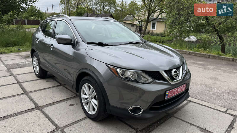 Внедорожник / Кроссовер Nissan Rogue Sport 2017 в Львове