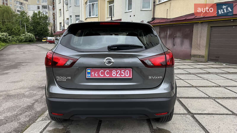 Внедорожник / Кроссовер Nissan Rogue Sport 2017 в Львове