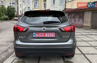 Внедорожник / Кроссовер Nissan Rogue Sport 2017 в 