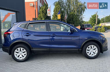Внедорожник / Кроссовер Nissan Rogue Sport 2019 в 