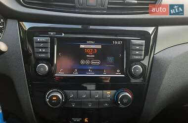 Внедорожник / Кроссовер Nissan Rogue Sport 2019 в 