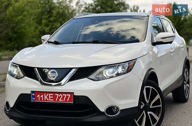 Внедорожник / Кроссовер Nissan Rogue Sport 2017 в 