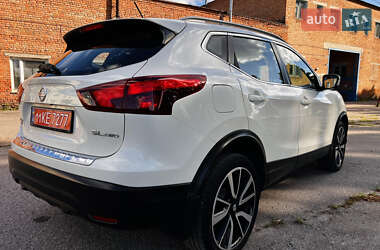 Внедорожник / Кроссовер Nissan Rogue Sport 2017 в 