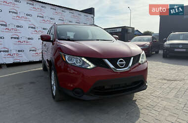 Внедорожник / Кроссовер Nissan Rogue Sport 2017 в 