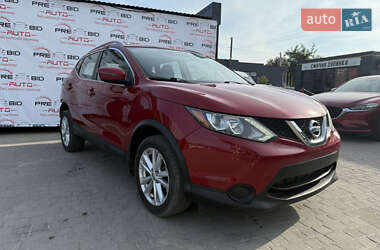 Внедорожник / Кроссовер Nissan Rogue Sport 2017 в 