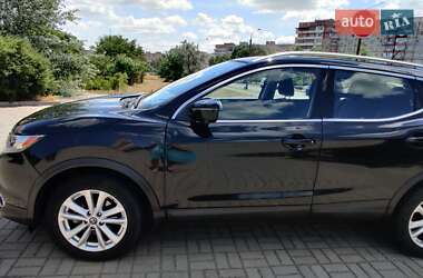 Внедорожник / Кроссовер Nissan Rogue Sport 2018 в 
