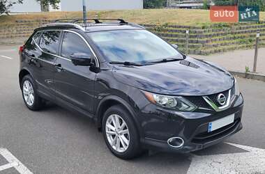 Внедорожник / Кроссовер Nissan Rogue Sport 2017 в 