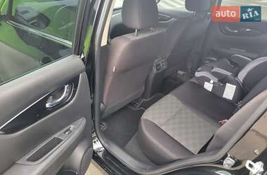 Внедорожник / Кроссовер Nissan Rogue Sport 2017 в 