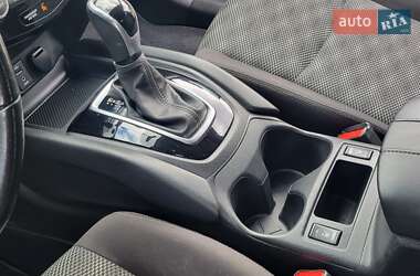 Внедорожник / Кроссовер Nissan Rogue Sport 2017 в 
