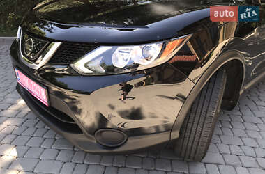 Позашляховик / Кросовер Nissan Rogue Sport 2018 в 
