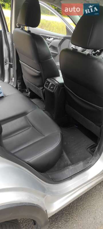 Внедорожник / Кроссовер Nissan Rogue Sport 2017 в Нетешине