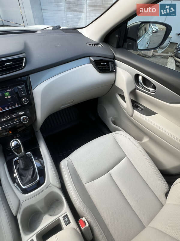 Позашляховик / Кросовер Nissan Rogue Sport 2020 в Одесі