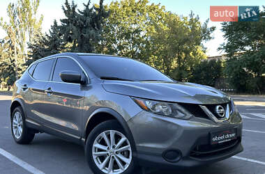 Внедорожник / Кроссовер Nissan Rogue Sport 2017 в Николаеве