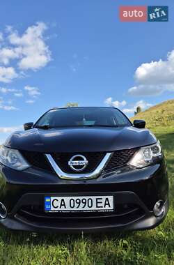 Внедорожник / Кроссовер Nissan Rogue Sport 2017 в Городище
