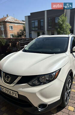Внедорожник / Кроссовер Nissan Rogue Sport 2018 в Львове