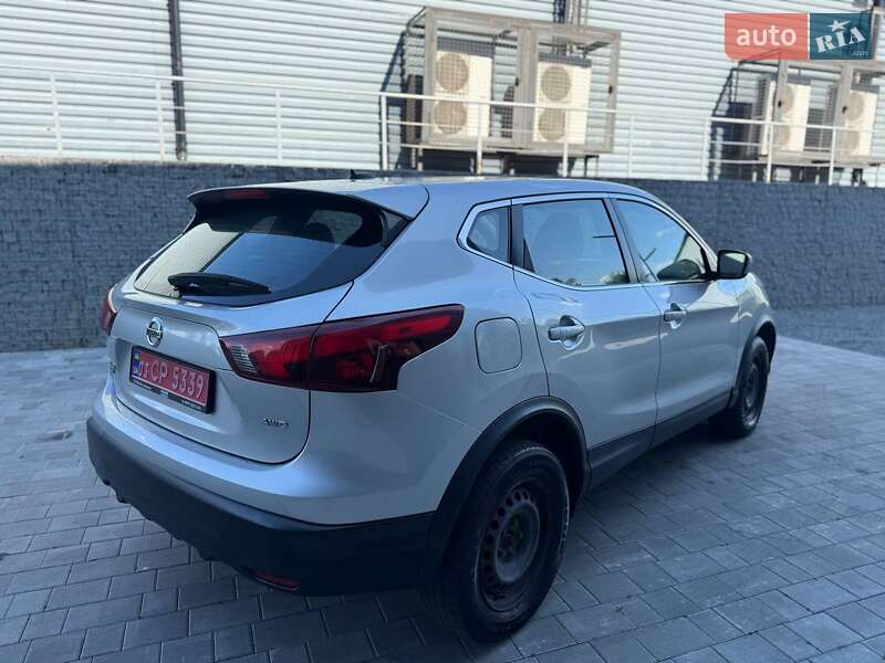 Внедорожник / Кроссовер Nissan Rogue Sport 2019 в Луцке