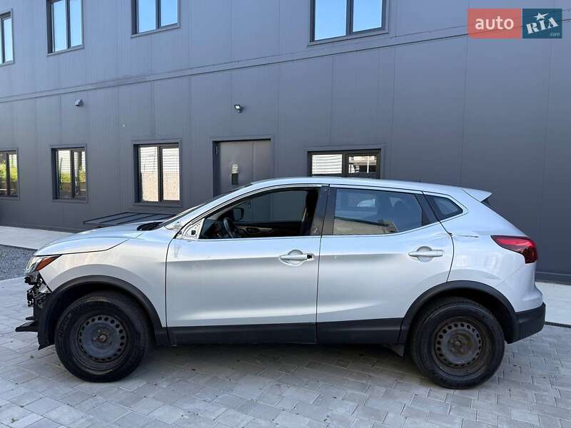 Внедорожник / Кроссовер Nissan Rogue Sport 2019 в Луцке