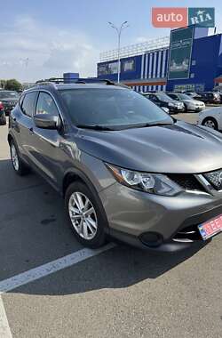 Внедорожник / Кроссовер Nissan Rogue Sport 2018 в Вышгороде