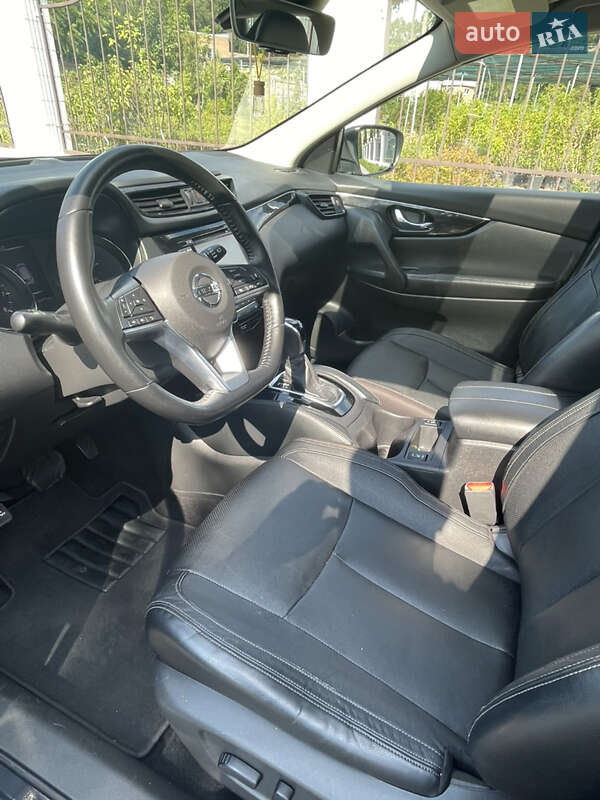 Внедорожник / Кроссовер Nissan Rogue Sport 2017 в Виннице