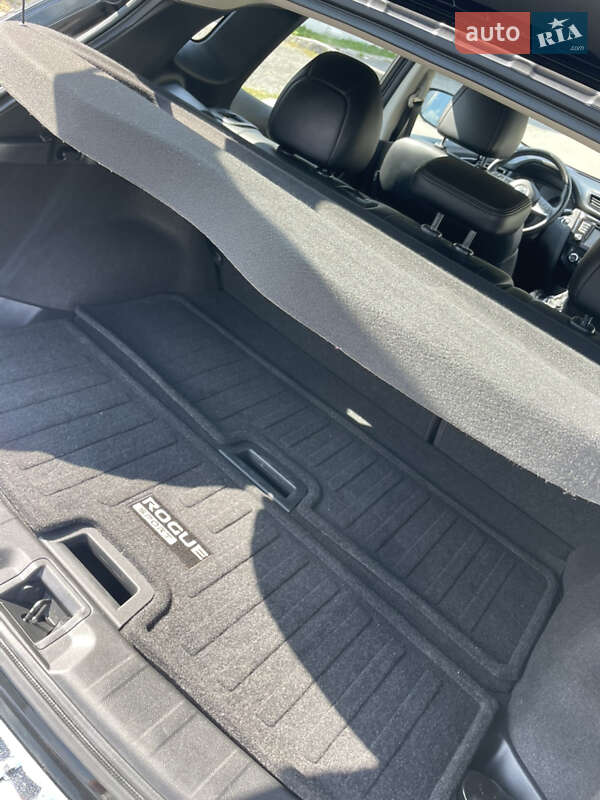 Внедорожник / Кроссовер Nissan Rogue Sport 2017 в Виннице