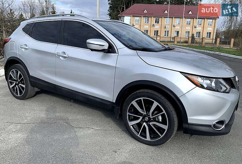 Внедорожник / Кроссовер Nissan Rogue Sport 2017 в Киеве