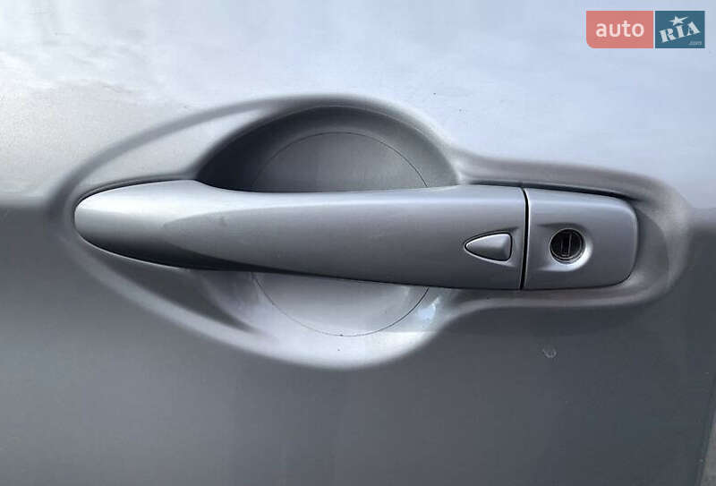 Внедорожник / Кроссовер Nissan Rogue Sport 2017 в Киеве