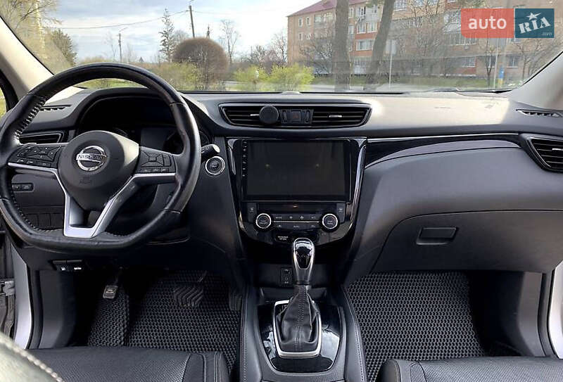 Внедорожник / Кроссовер Nissan Rogue Sport 2017 в Киеве