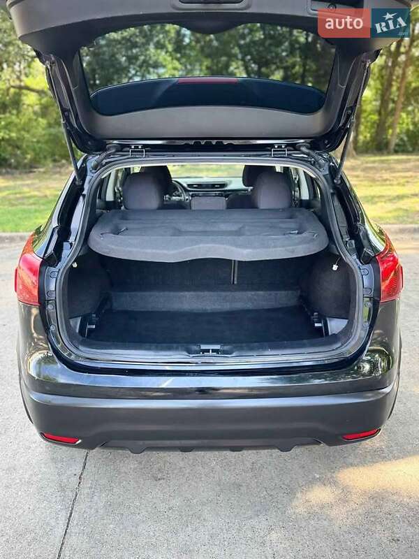 Внедорожник / Кроссовер Nissan Rogue Sport 2018 в Львове