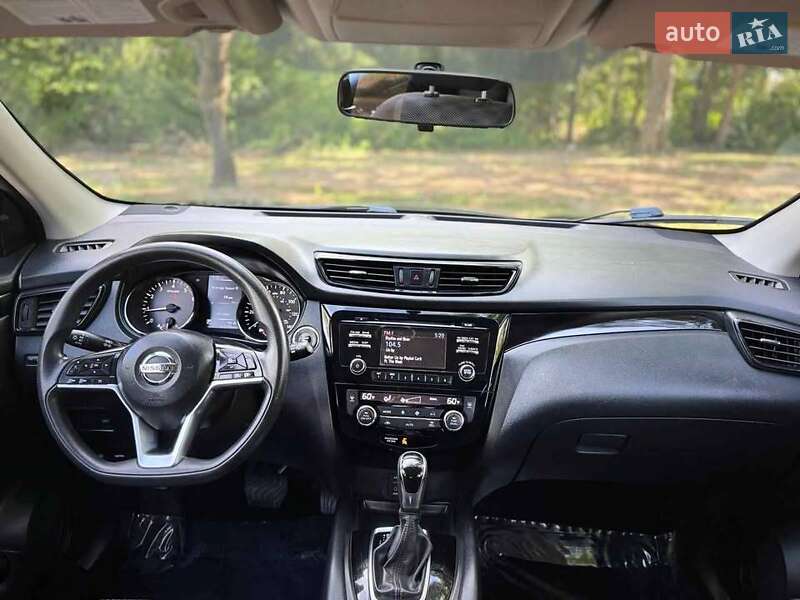 Внедорожник / Кроссовер Nissan Rogue Sport 2018 в Львове