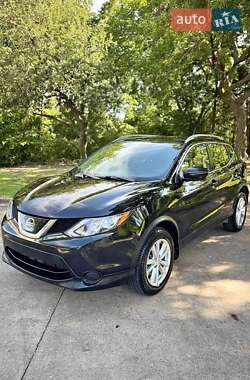 Позашляховик / Кросовер Nissan Rogue Sport 2018 в Львові